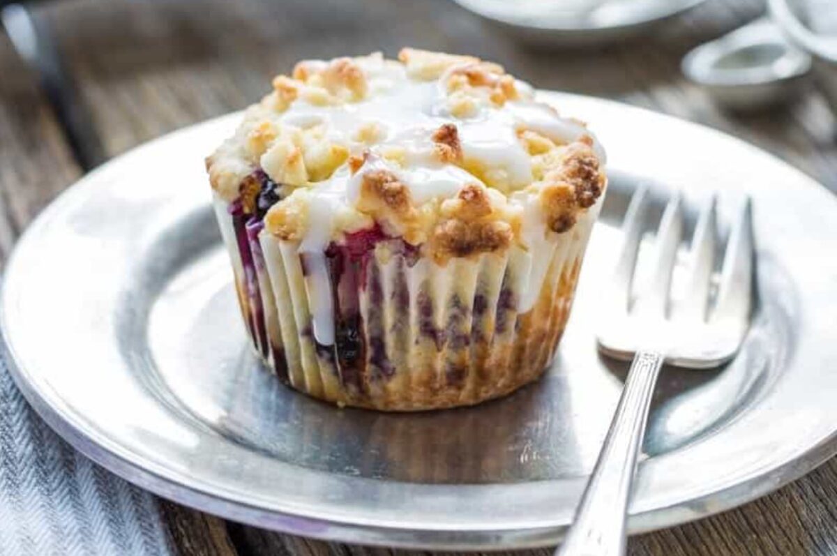 Lemon Blueberry Muffins With Crumble Topping