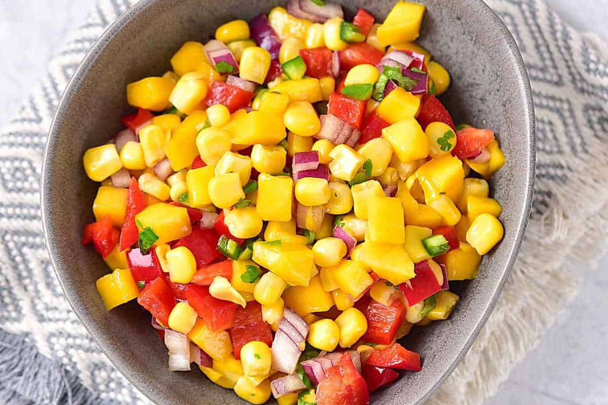 Mango Corn Salsa (Quick & Easy). 