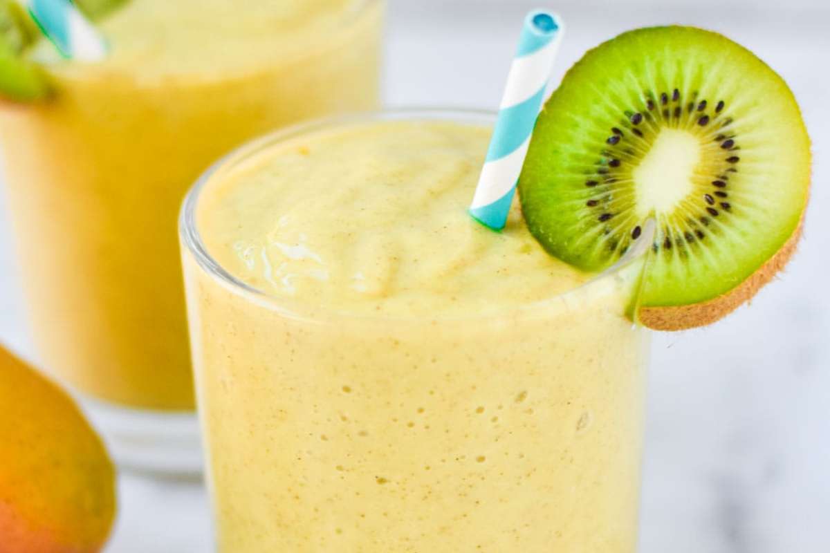 Mango Kiwi Smoothie.