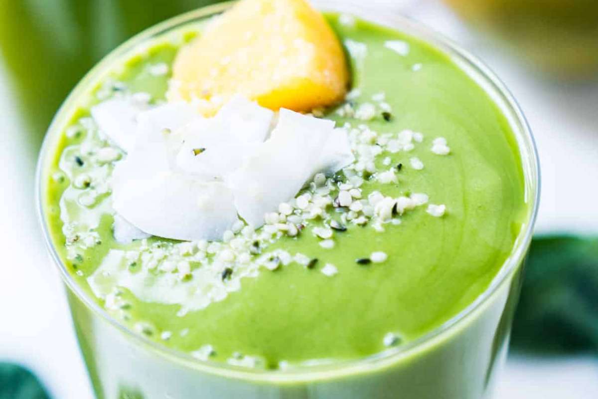 Mango Spinach Smoothie (With Protein!).