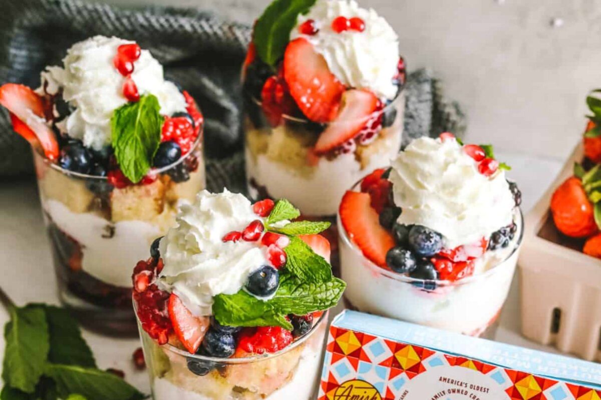 Mixed Berry Trifles With Butter Cake. 
