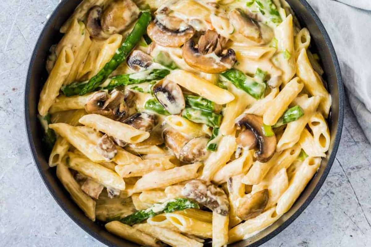 Mushroom Asparagus Pasta. 