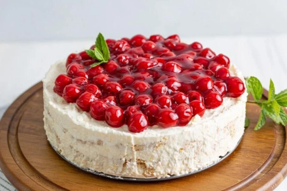 No Bake Cherry Cheesecake Icebox Cake