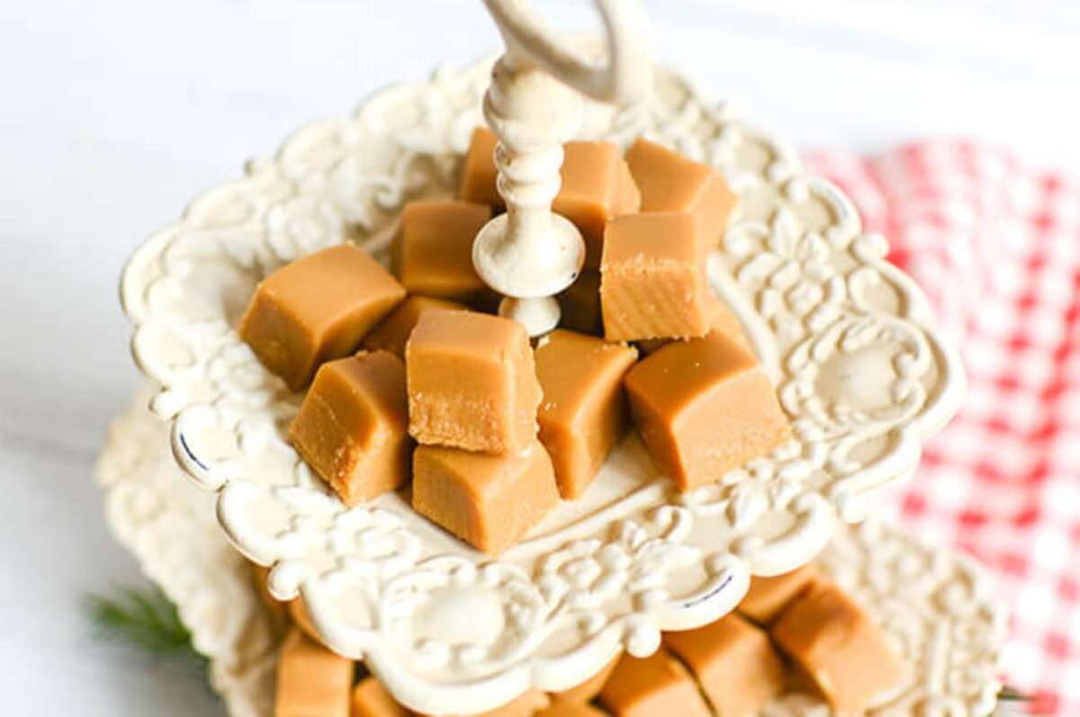 Old Fashioned Penuche Fudge Recipe. 