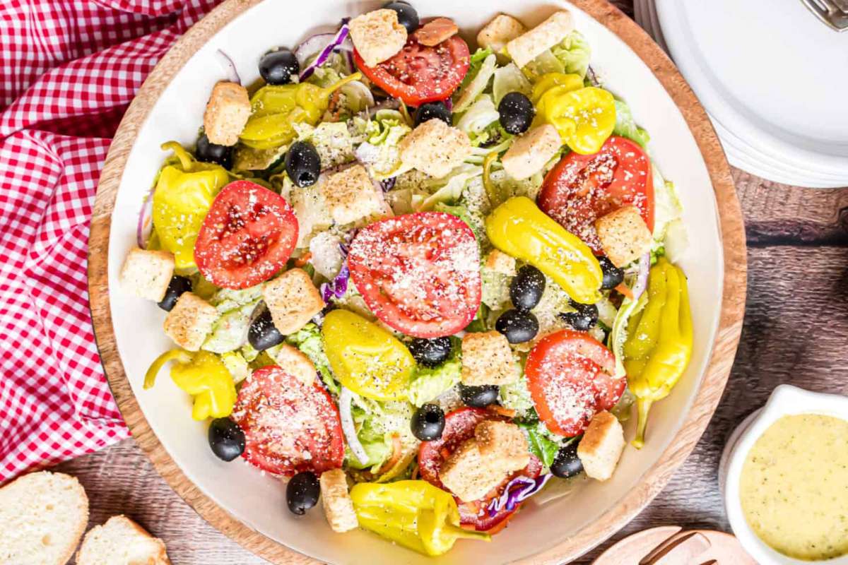 Olive Garden Salad Recipe. 