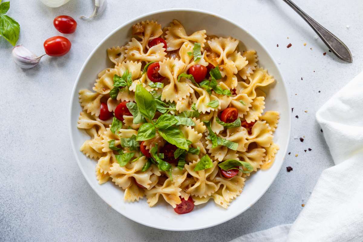 One-Pot Cherry Tomato & Basil Pasta. 