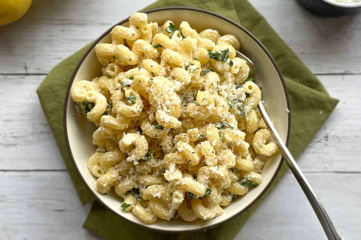 One Pot Pasta with Ricotta and Lemon. 