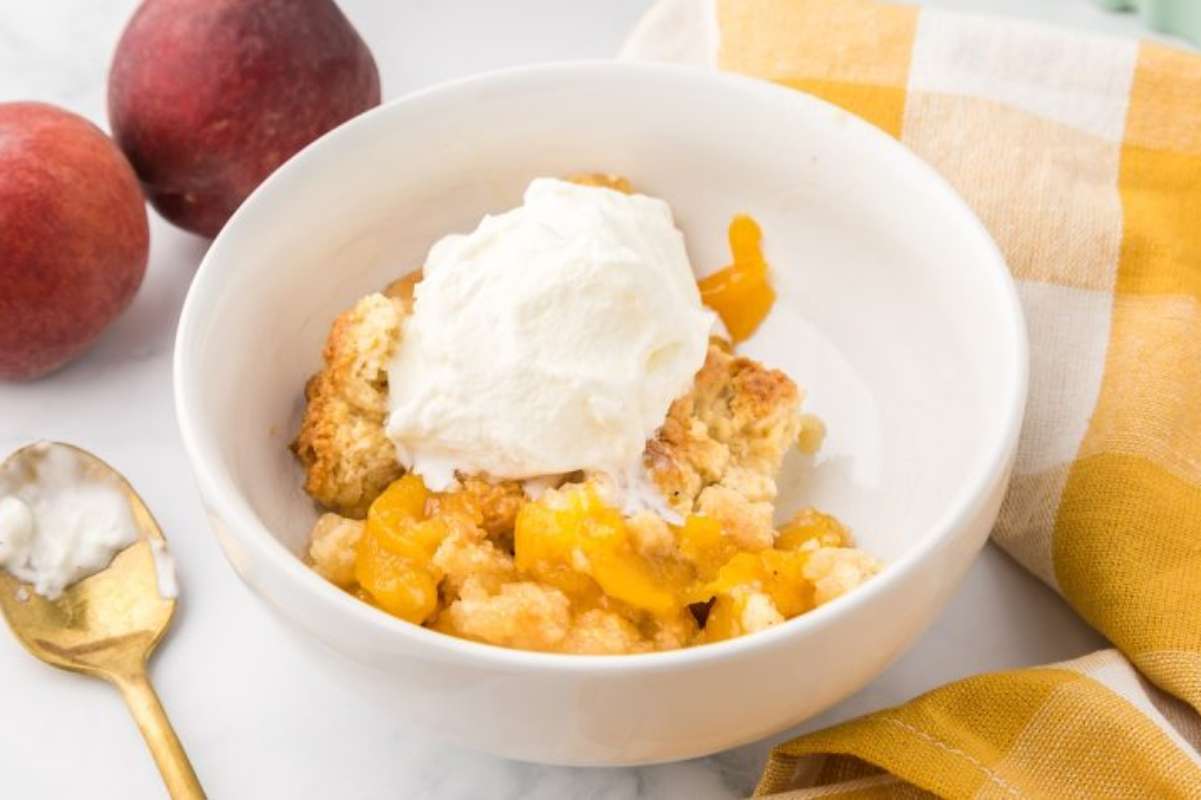 Peaches And Cream Cobbler. 