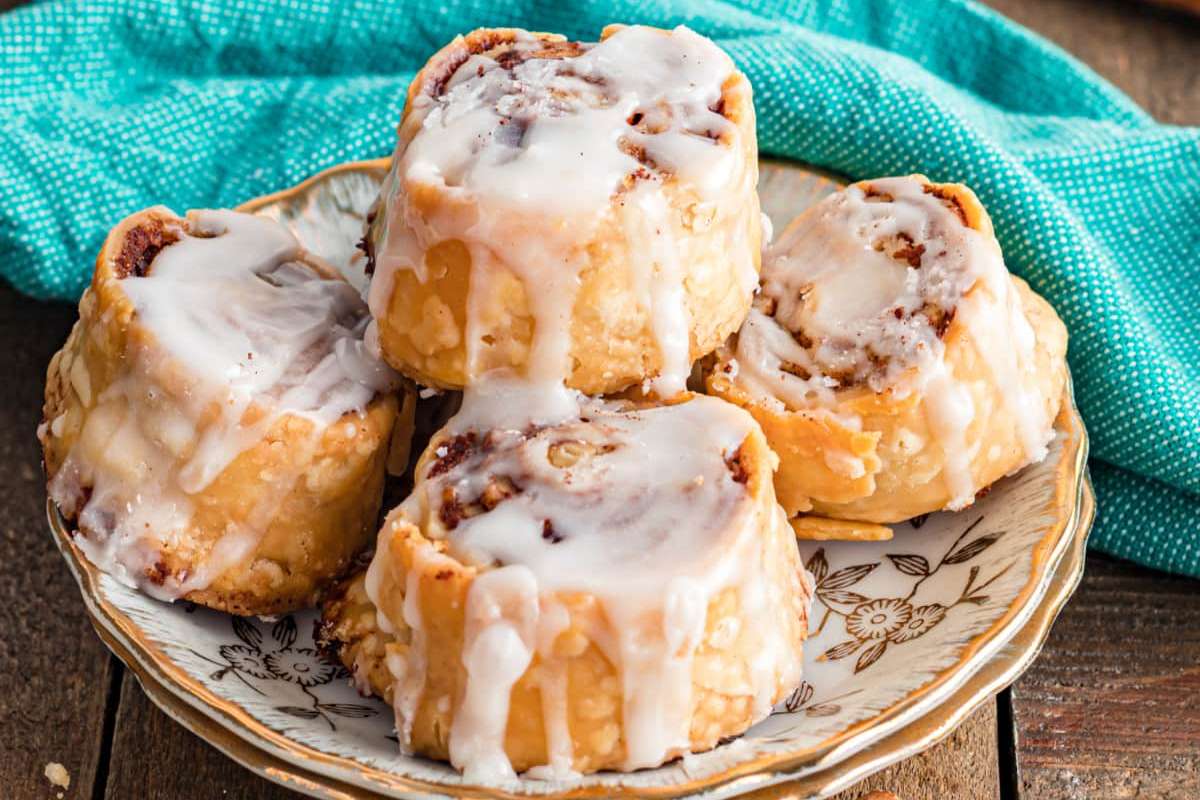 Pie Crust Cinnamon Rolls. 