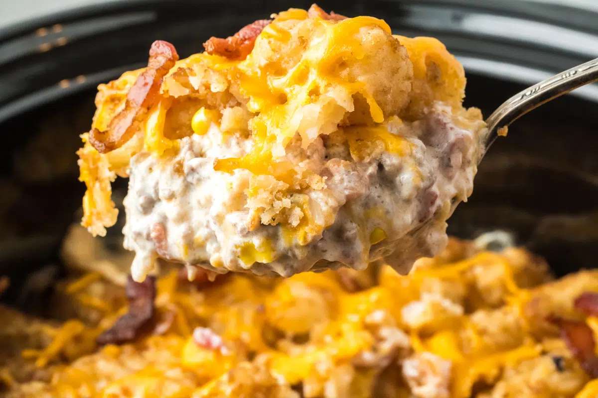 Slow Cooker Bacon Cheeseburger Tater Tot Casserole. 