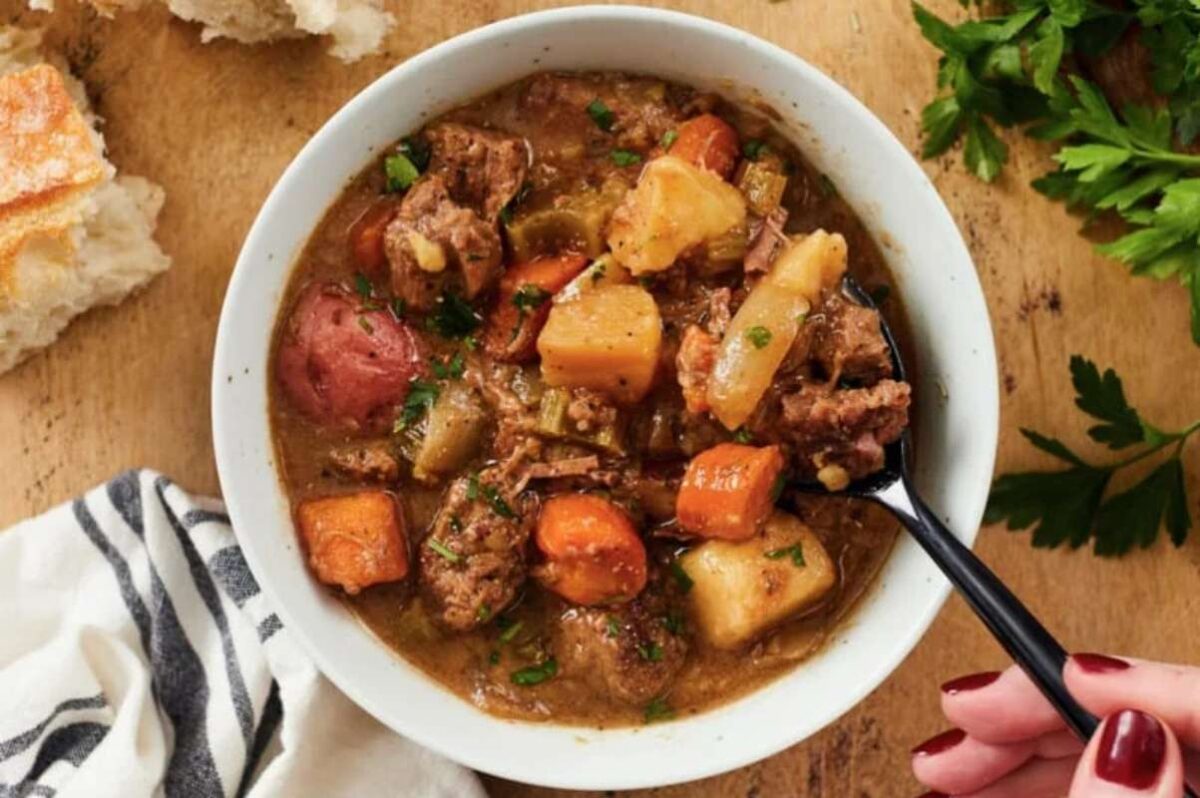 Slow Cooker Beef Stew. 