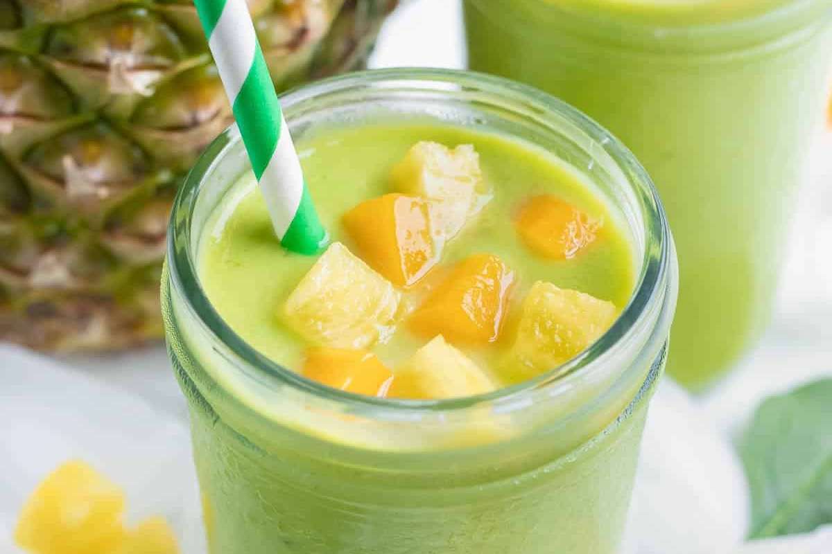 Spinach Fruit Smoothie Recipe. 