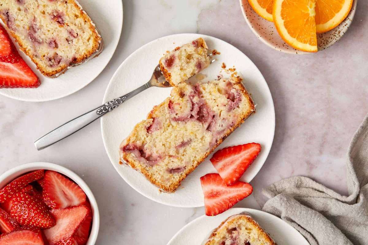 Strawberry Loaf Cake. 