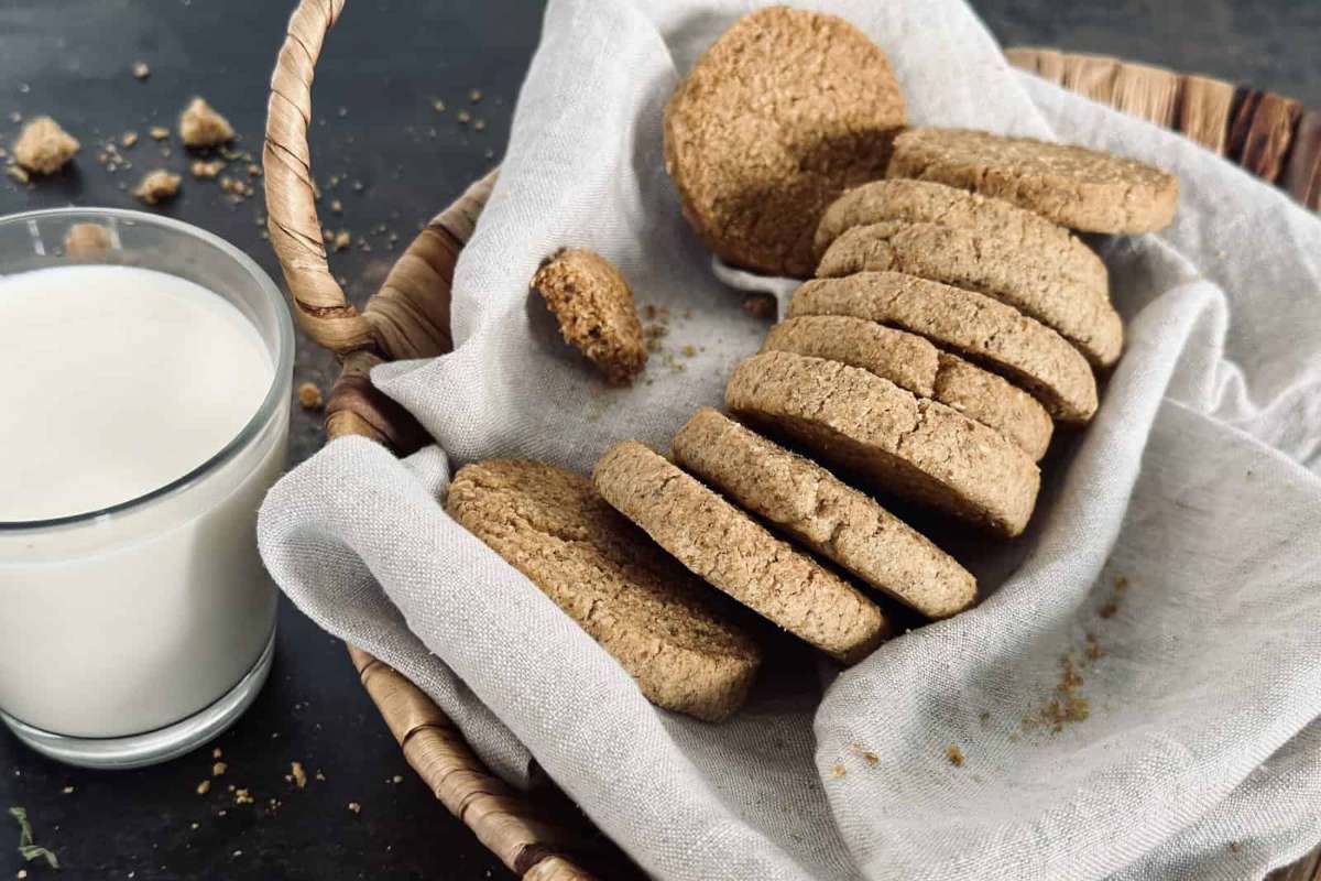 Super Simple Almond And Rye Cookies Without Eggs.