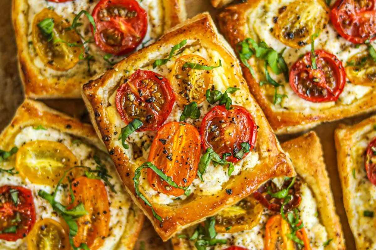 Tomato Tartlets With Puff Pastry. 