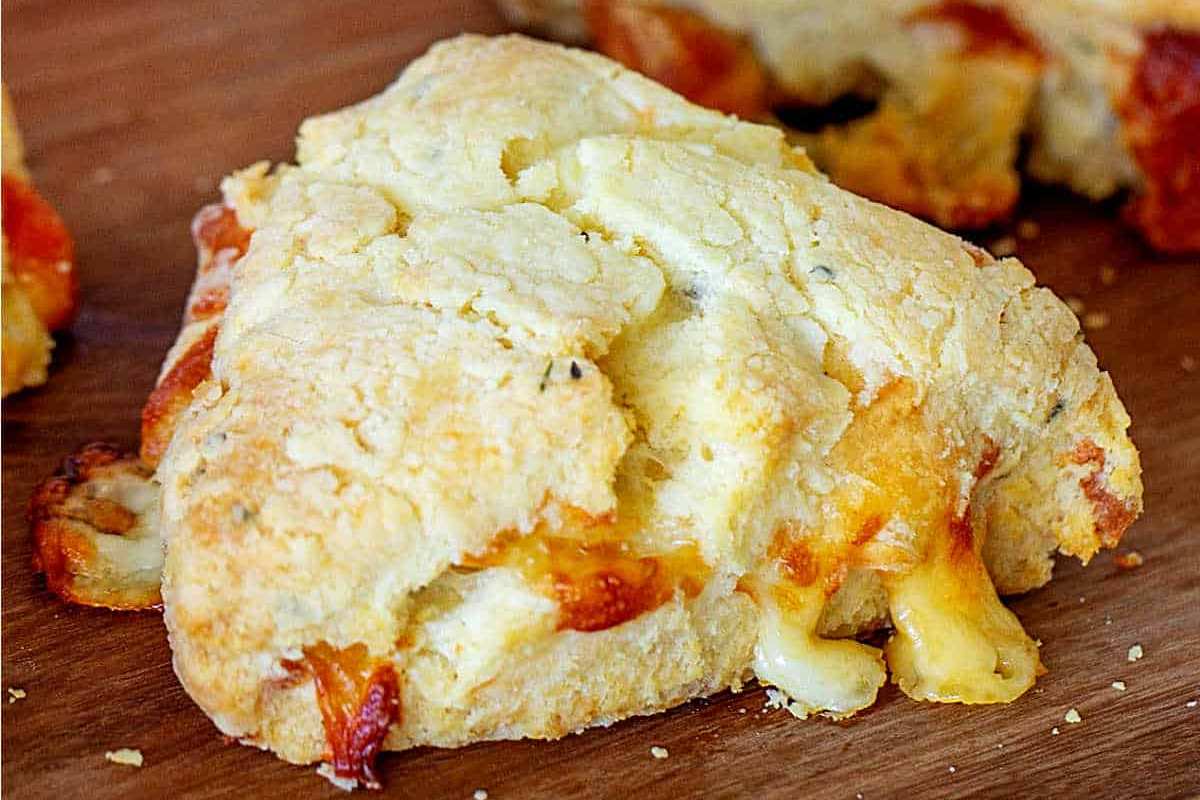 The Best Cheese Scones. 