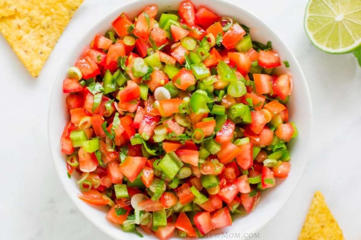 The Best Homemade Fresh Salsa. 