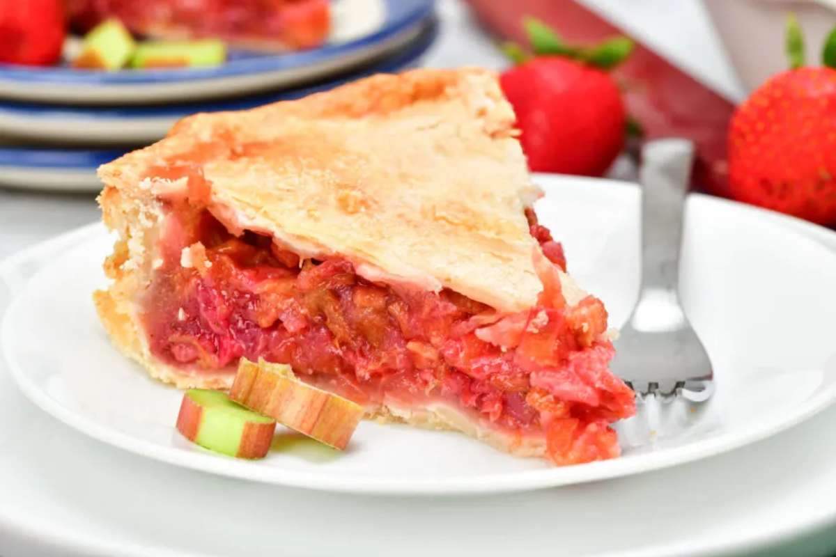 The Best Strawberry Rhubarb Pie. 