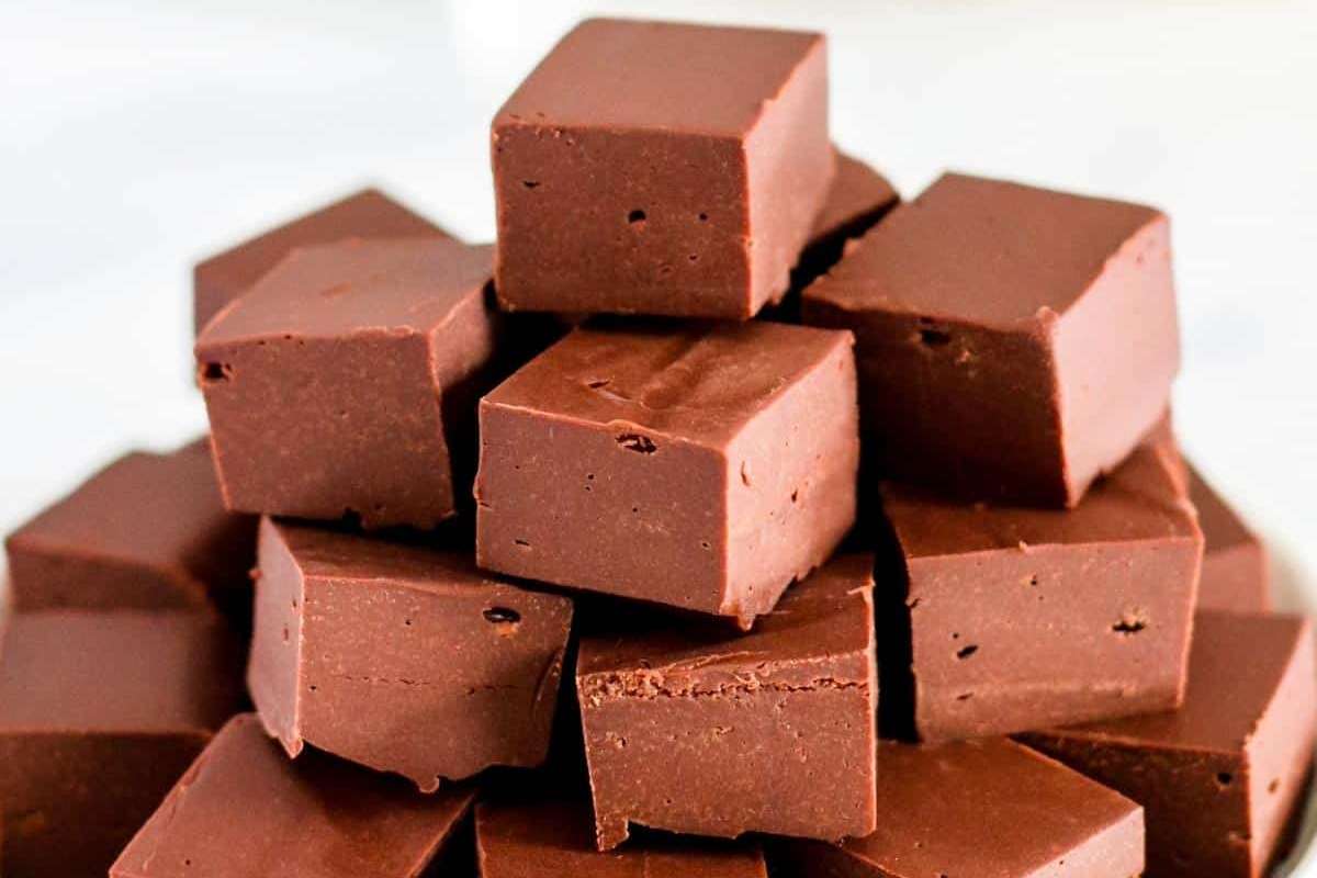 Vegan Fudge (2 Ingredient Recipe!). 