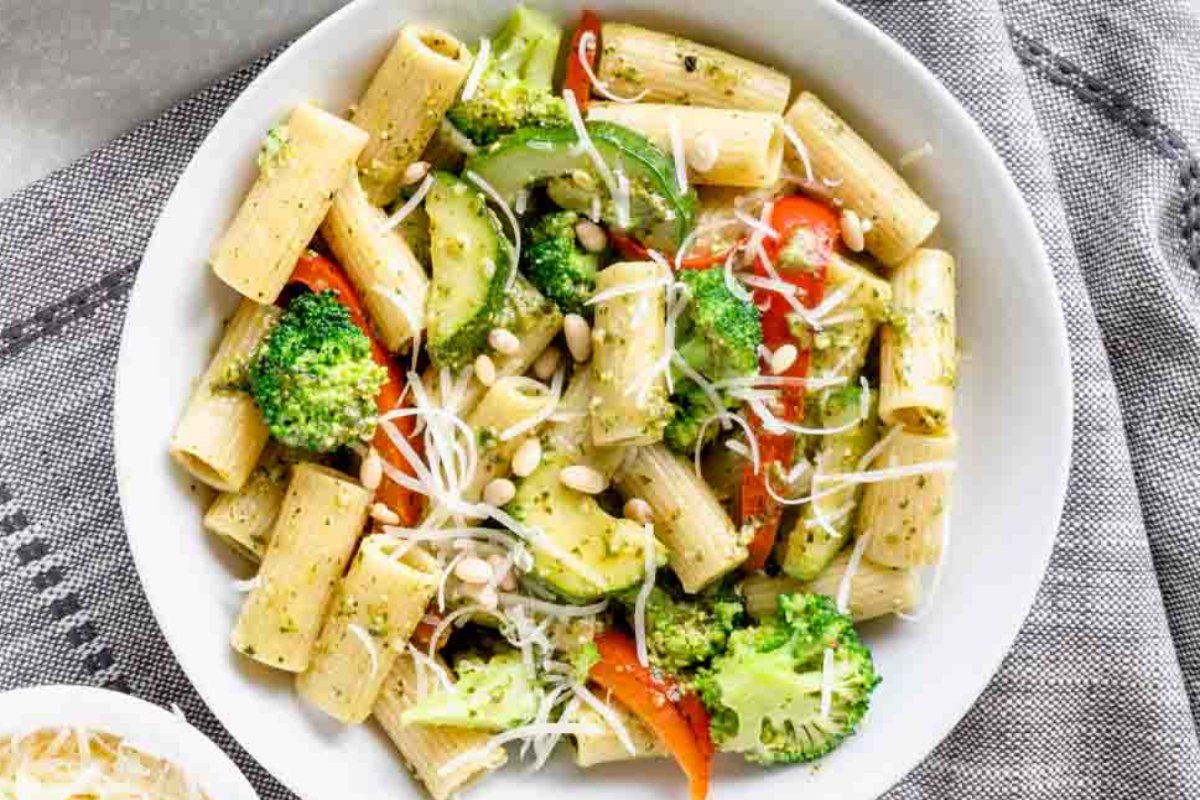 Veggie Pesto Pasta. 