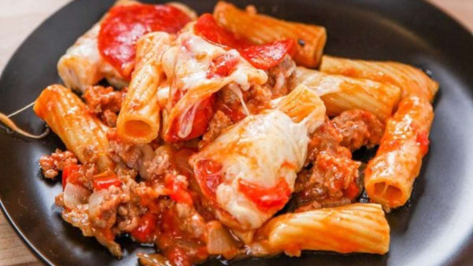 Ultimate Pepperoni Pizza Casserole recipe by Baking Beauty.