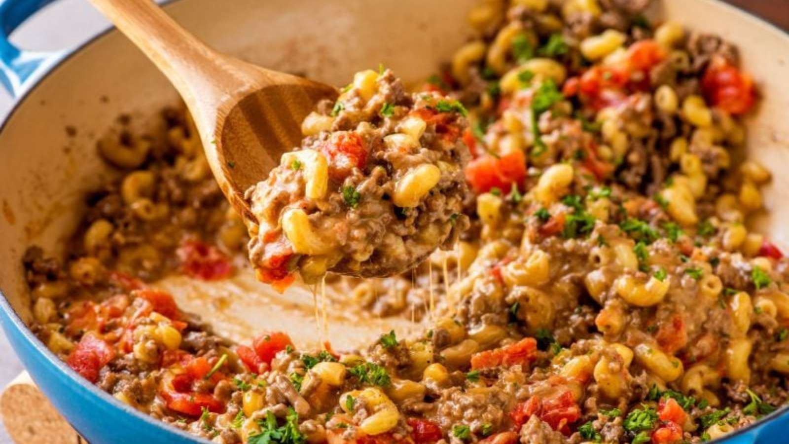 Cheeseburger Macaroni recipe by Homemade Hooplah.