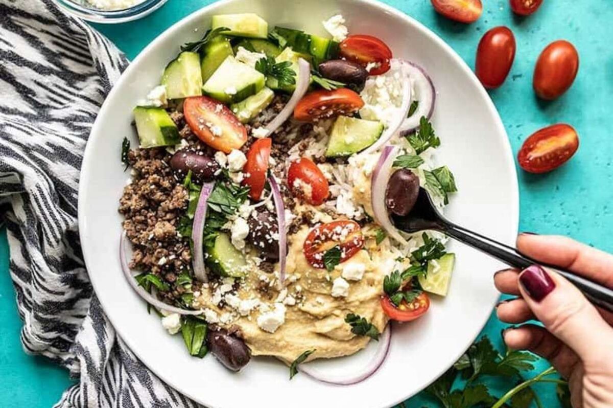 Mediterranean Hummus Bowls. 