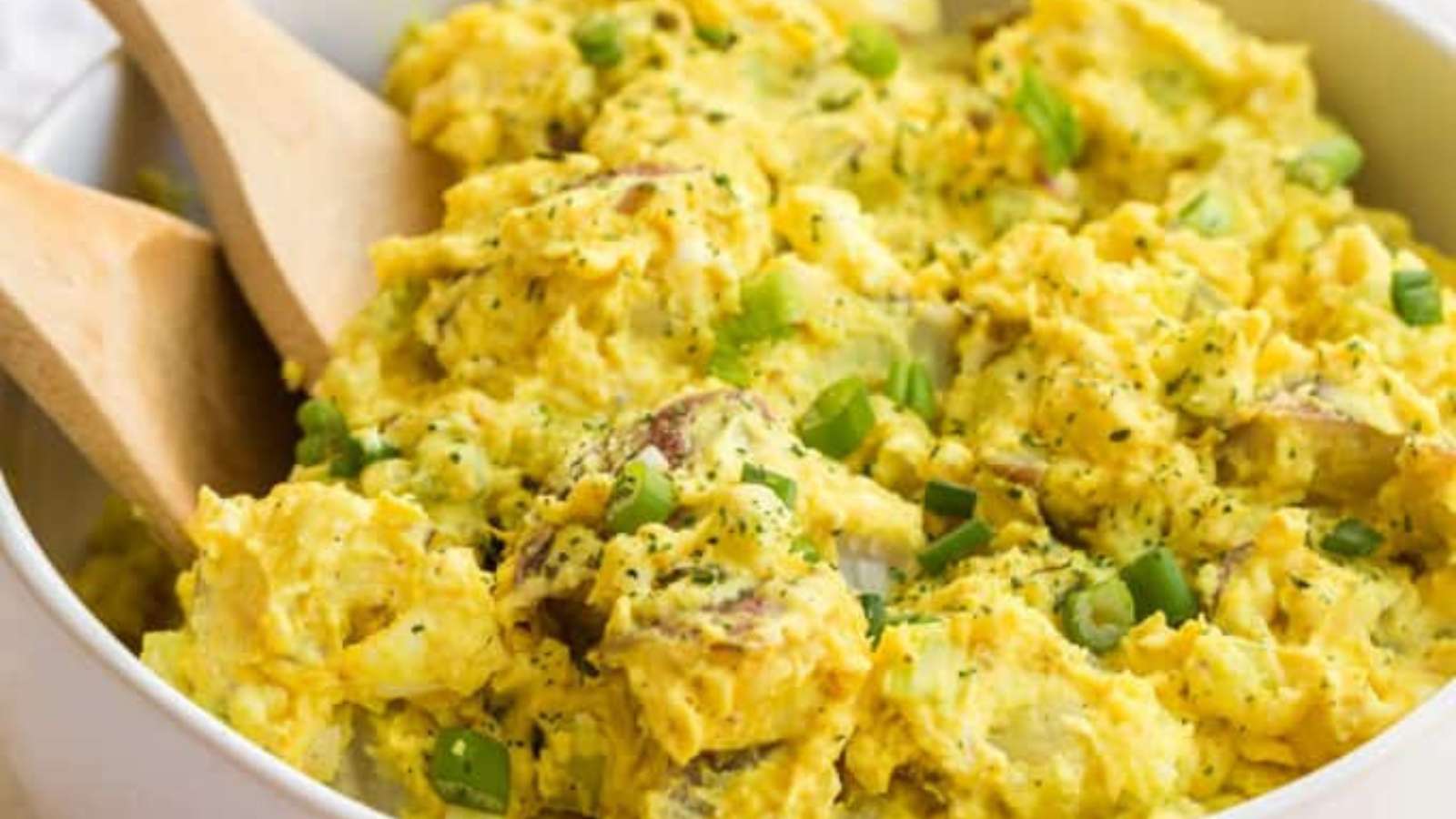 Easy Herb Potato Salad Recipe {No Mayo} recipe by Simply Stacie.