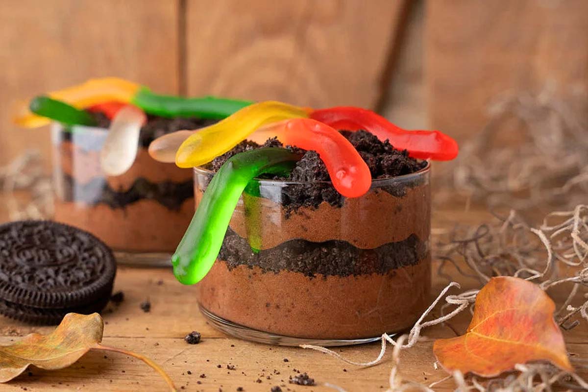 Boozy Bailey’s Snake Den Dirt Cups.