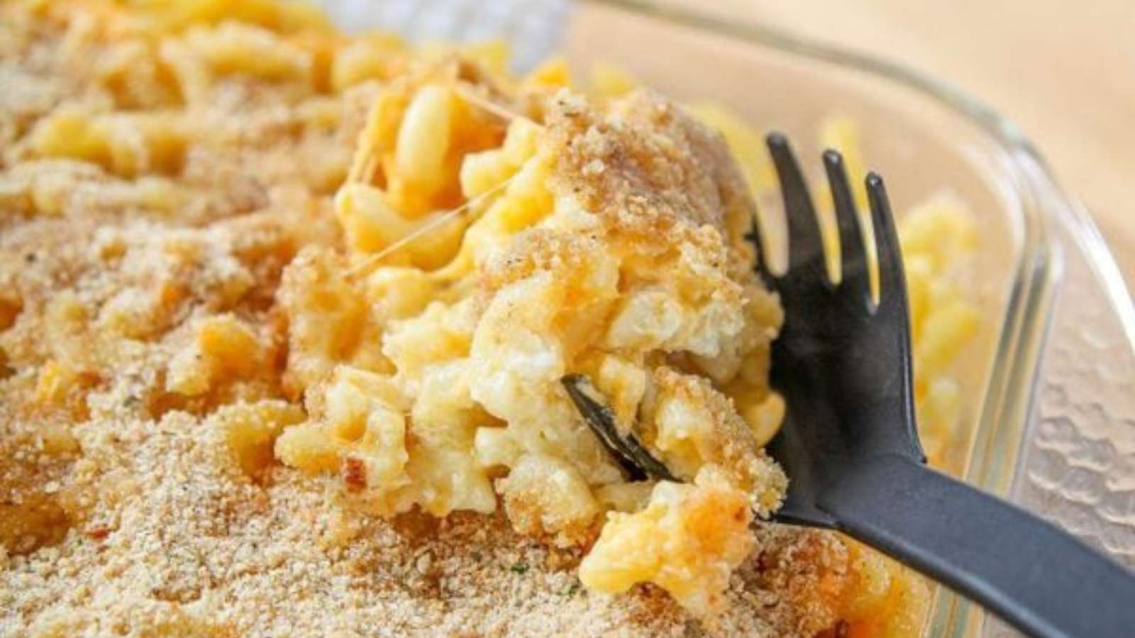 Southern Mac and Cheese recipe by Baking Beauty.