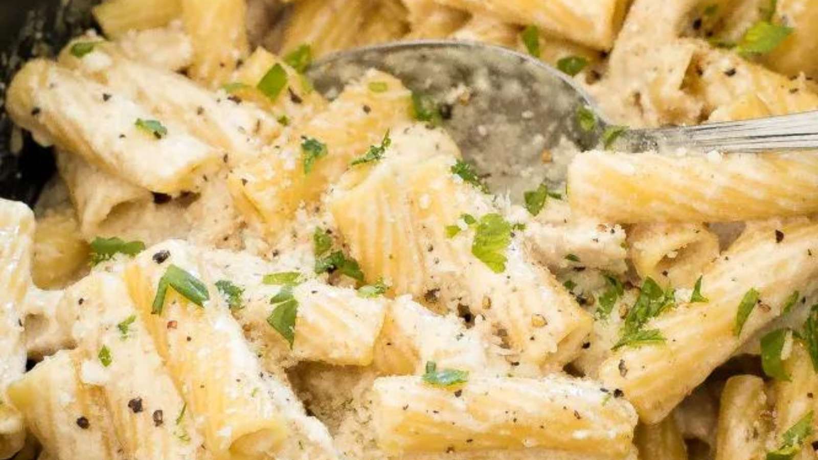 Crockpot Chicken Alfredo recipe by Chef Savvy.