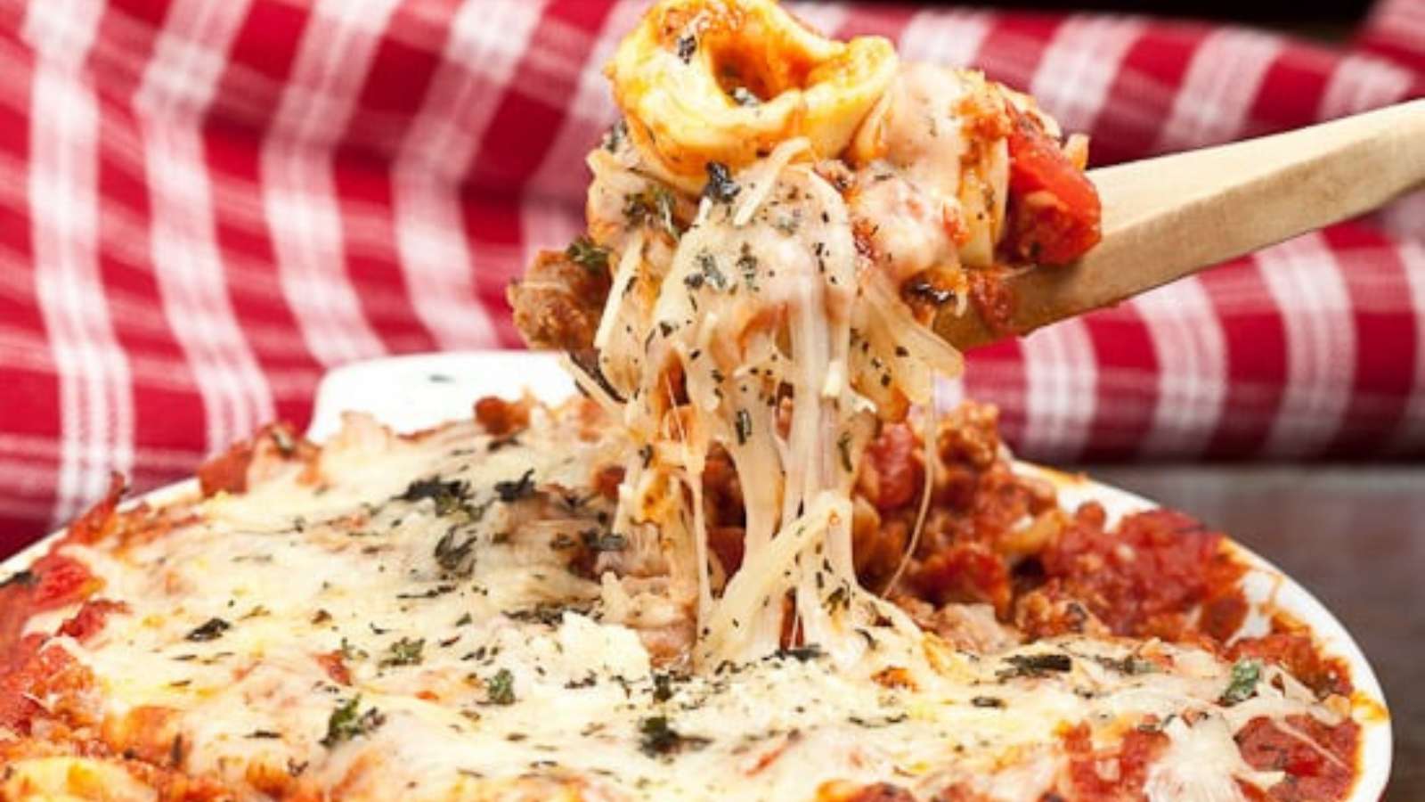 Cheesy Baked Tortellini Casserole recipe by Chew Out Loud.