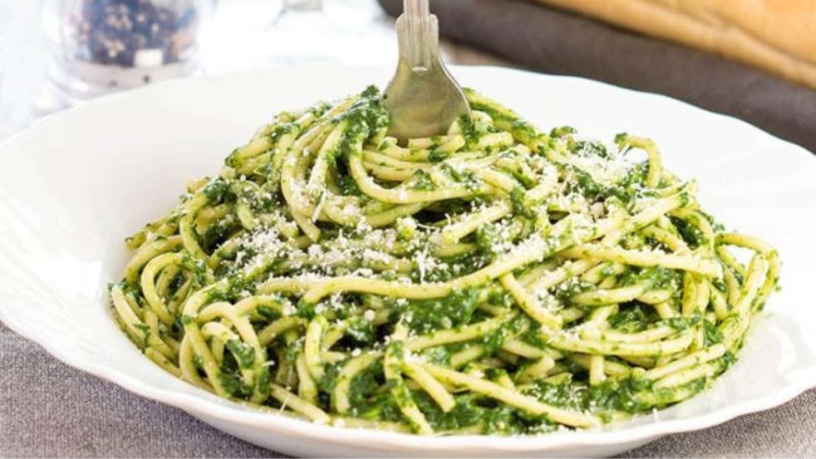 Spaghetti With Spinach Sauce recipe by Erren’s Kitchen.