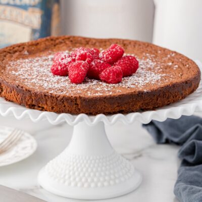 Flourless chocolate cake