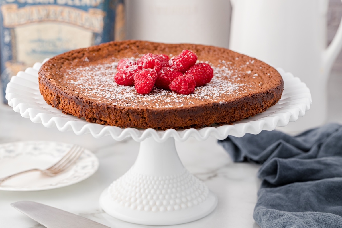 Flourless chocolate cake