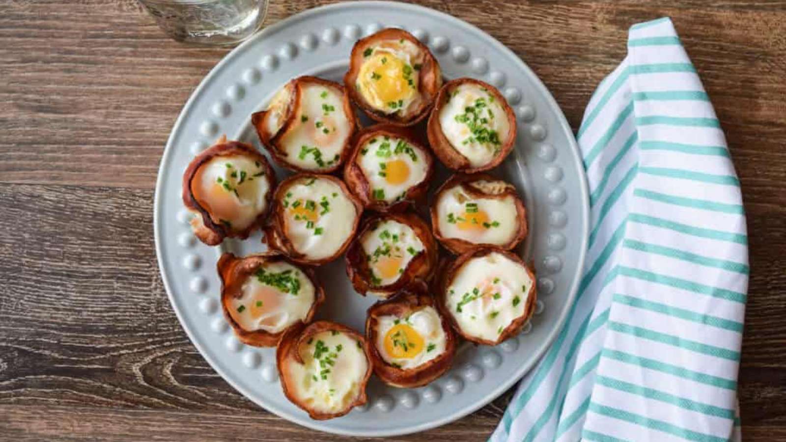 Bacon And Egg Cups recipe by Seasonal Cravings.