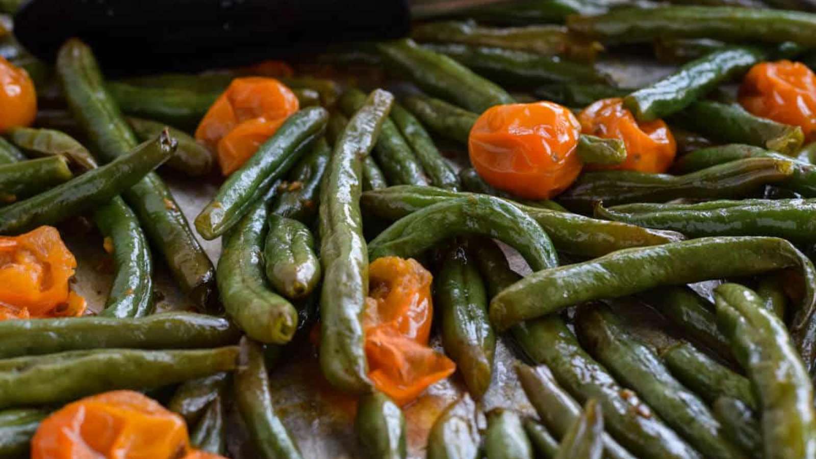 Roasted Green Beans recipe by Seasonal Cravings.