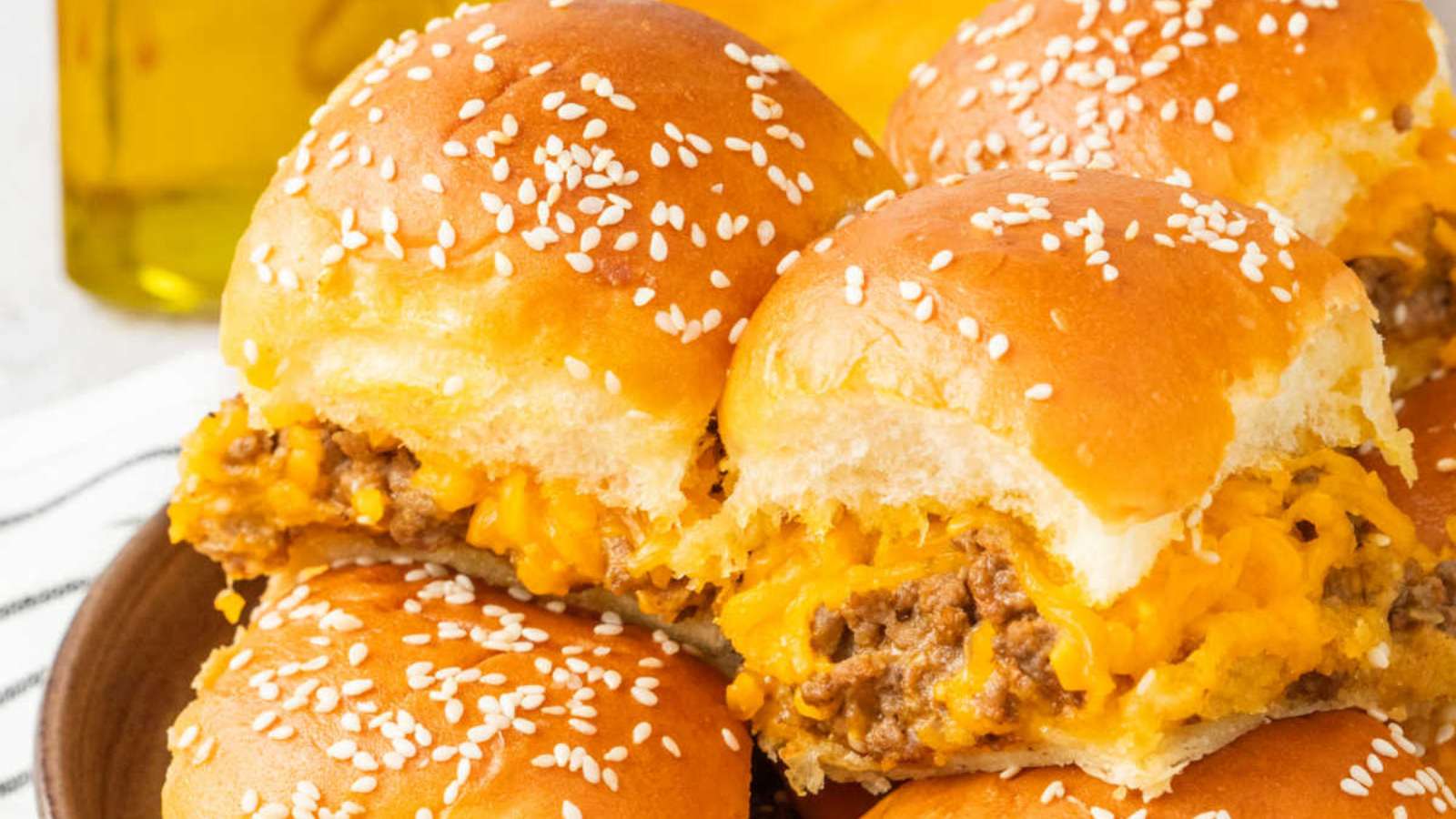 Easy Cheeseburger Sliders recipe by Simply Stacie.