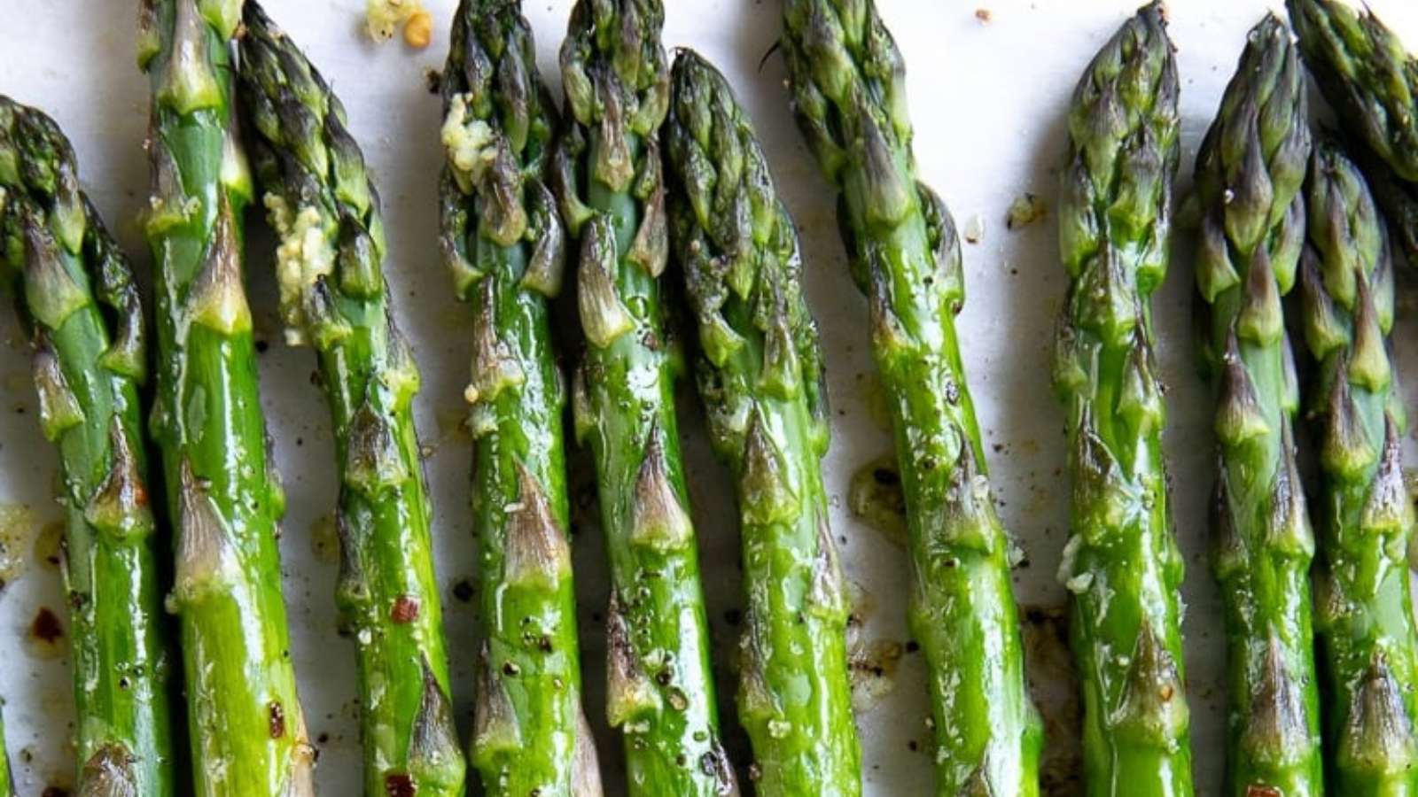 Roasted Asparagus recipe by The Forked Spoon.