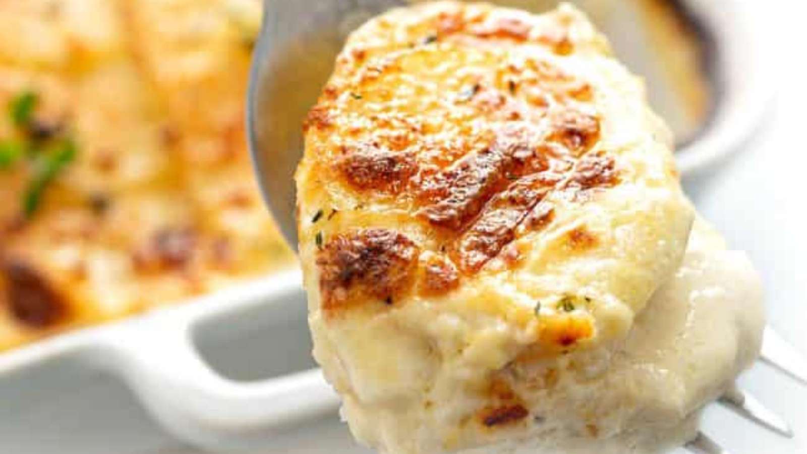 Cheesy Scalloped Potatoes recipe by Erren’s Kitchen.
