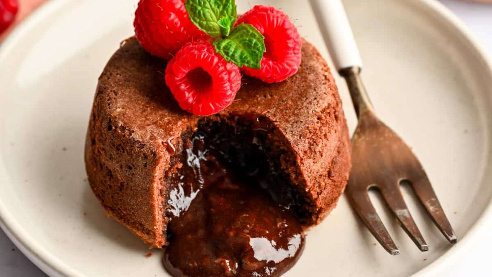 Nutella Molten Lava Cakes recipe by I Heart Eating.