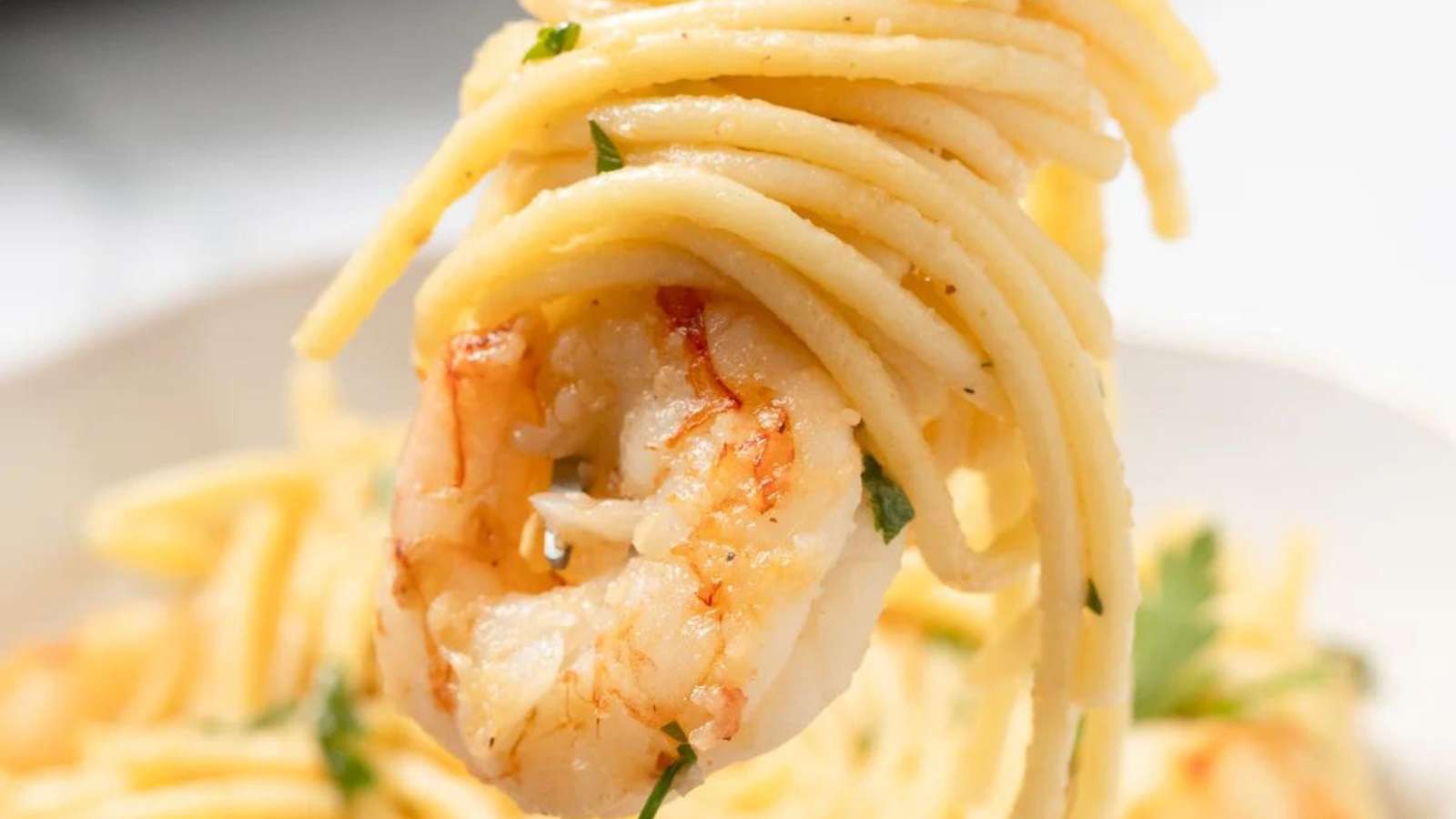 Easy Garlic Shrimp Pasta recipe by Kitchen Divas.