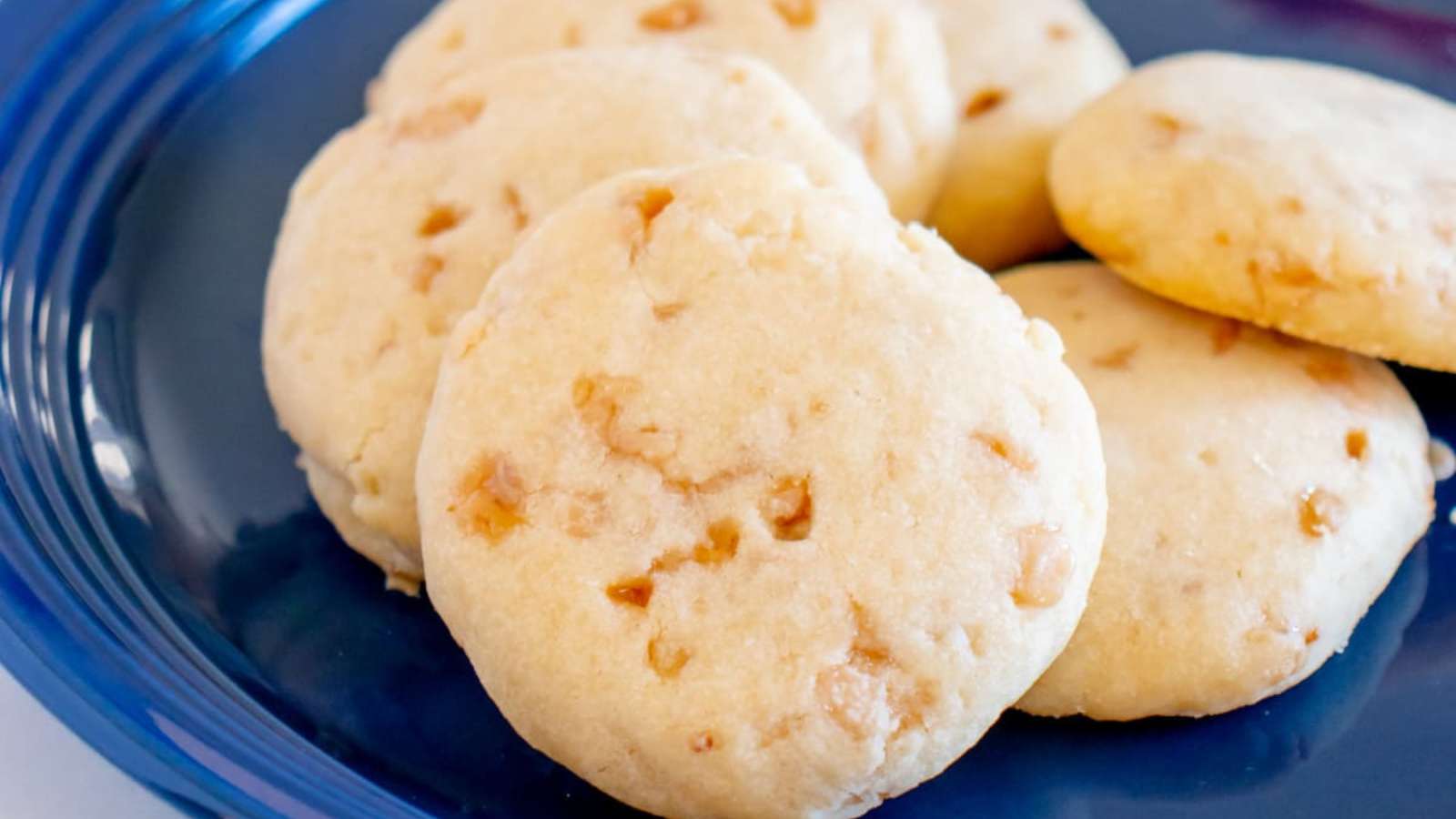 Easy Toffee Shortbread Cookies recipe by Kitchen Divas.