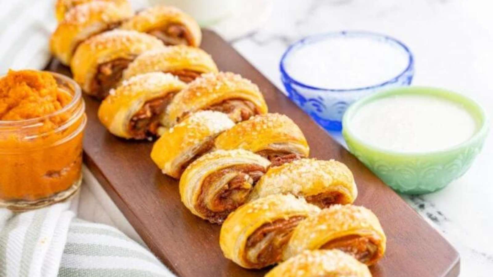 Pumpkin Pull Apart Bread recipe by Kitchen Divas.