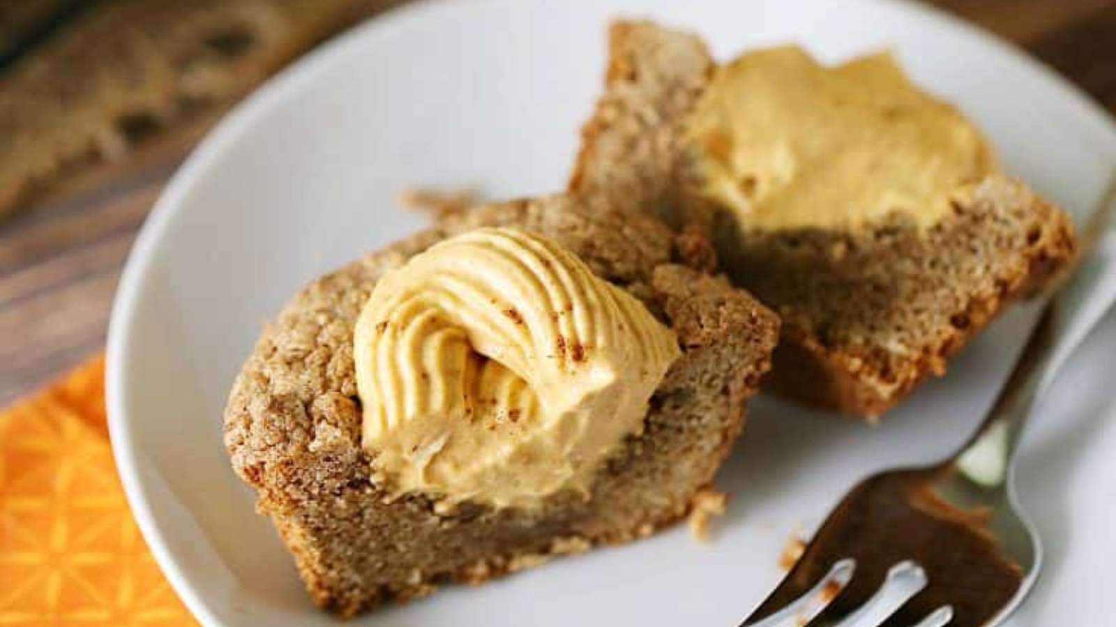 Pumpkin Spice Cake Cups recipe by Simply Stacie.