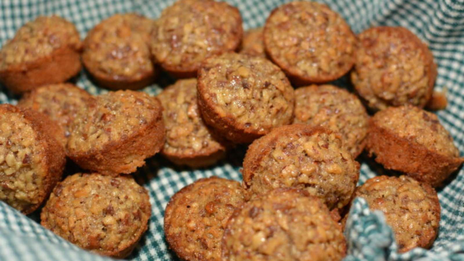 Pecan Pie Mini Muffins recipe by The Cookin Chicks.