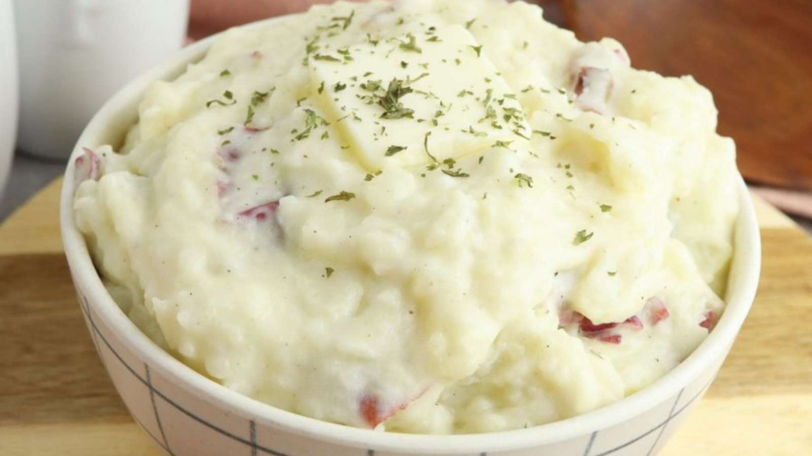 Red Skin Mashed Potatoes recipe by Easy Everyday Recipes.