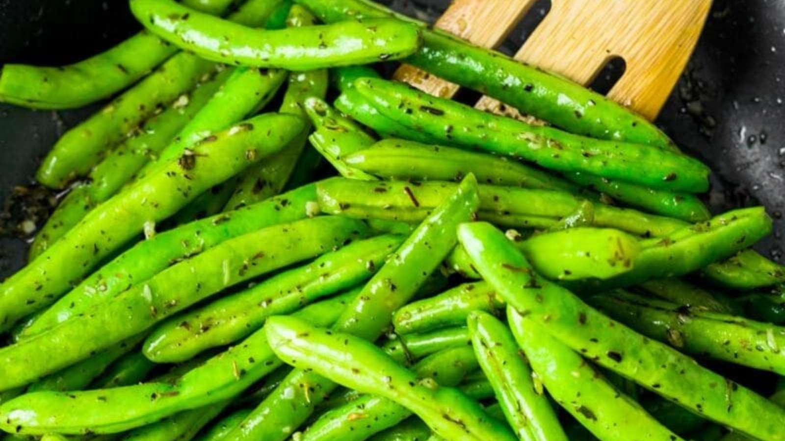 Easy Garlic Green Beans recipe by Princess Pinky Girl.