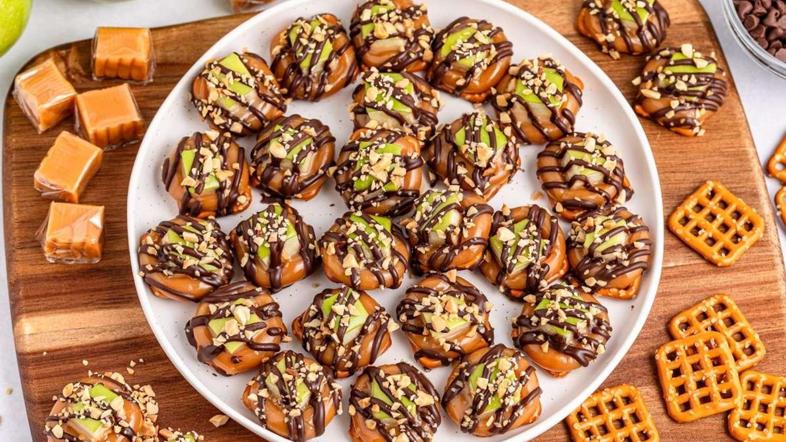 Caramel Apple Pretzel Bites recipe by xoxoBella.