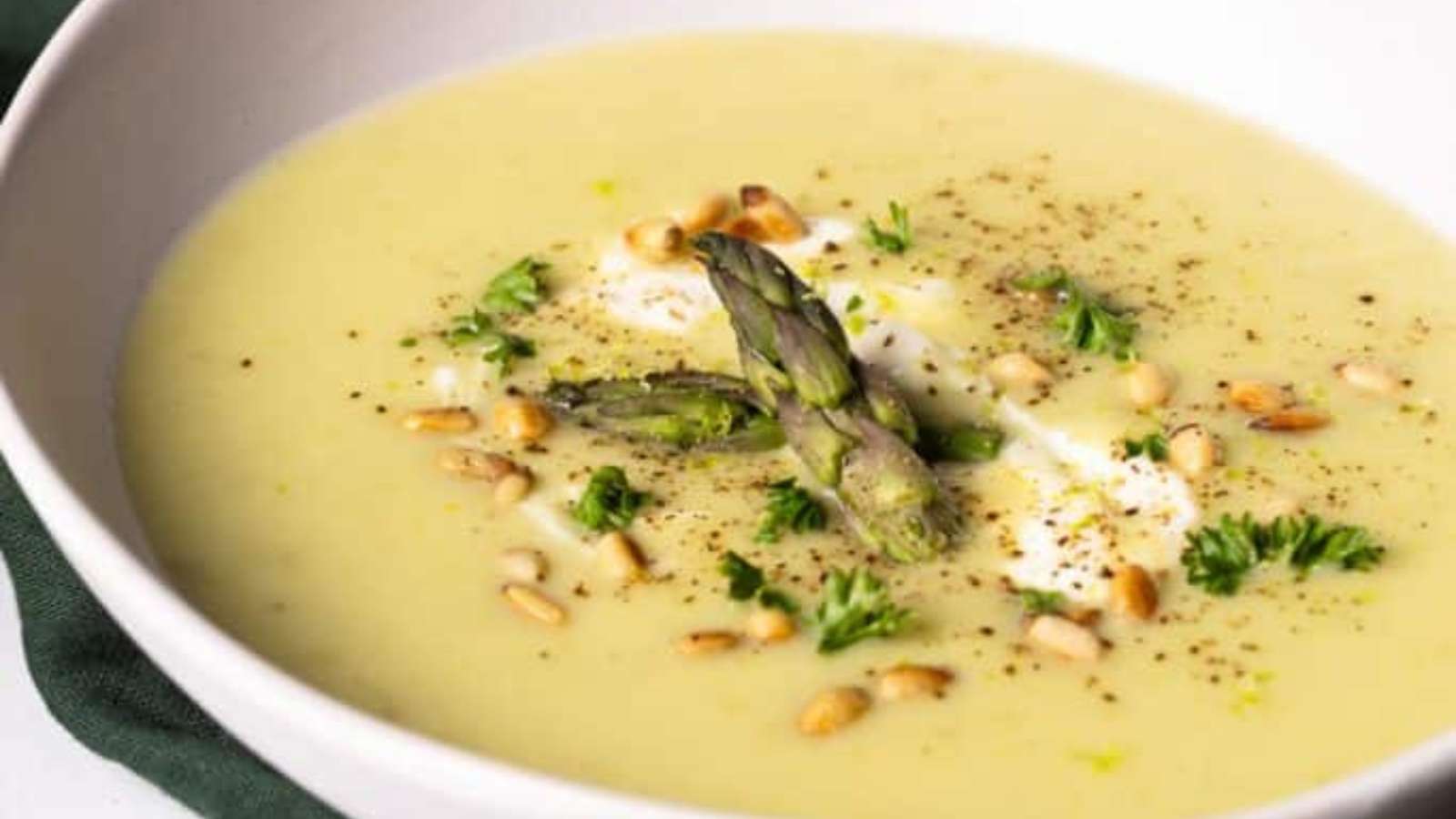 Creamy Asparagus Potato Soup recipe by Caroha.